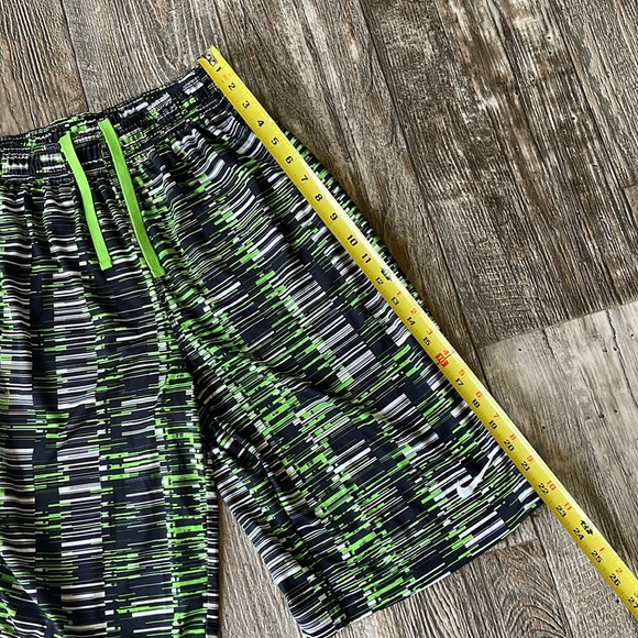 NIKE Boys Dri-FIT Fly Abstract-Print
Shorts, ACTION GREEN/MULTI , XL - Picture 8 of 8